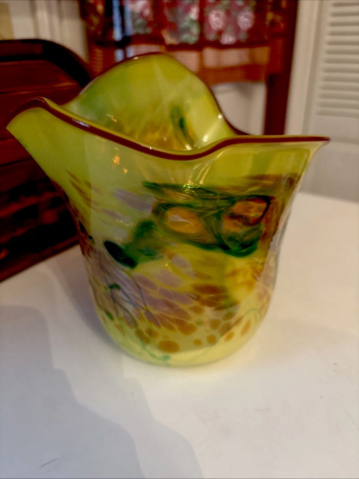 Beautiful Vintage Lime Green/Golden Art Glass Vase Amazing Color Swirls