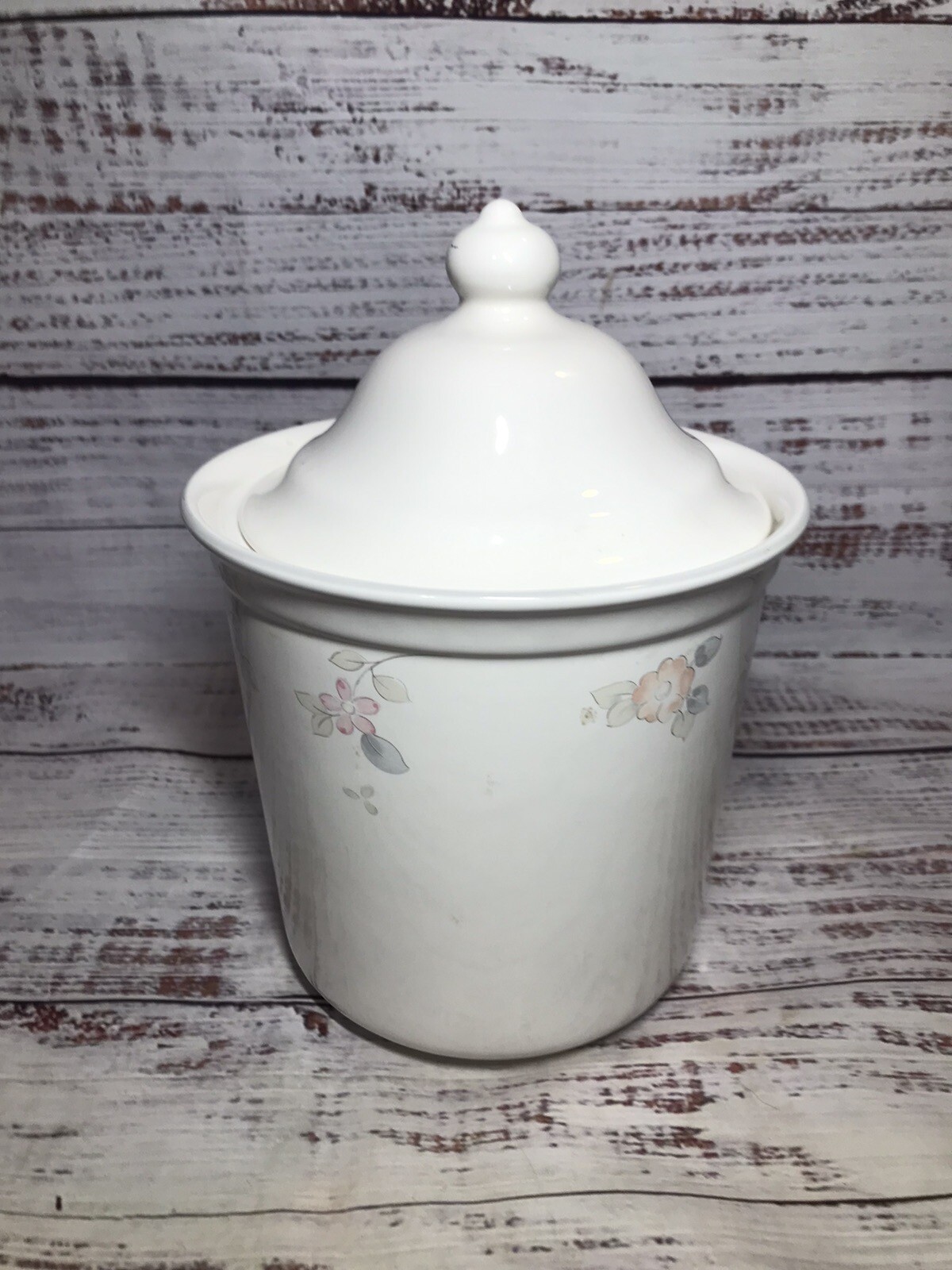 Pfaltzgraff USA Wyndham 2 QT Canister Discontinued Flowers VTG Country CRACK Lid