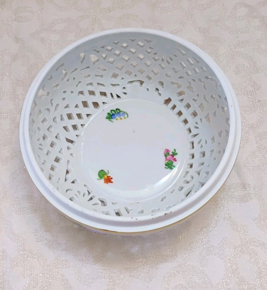 HEREND 6212/C-BT Porcelain Openwork Basket Style Bonbonniere 6″ 15 cm, no Lid