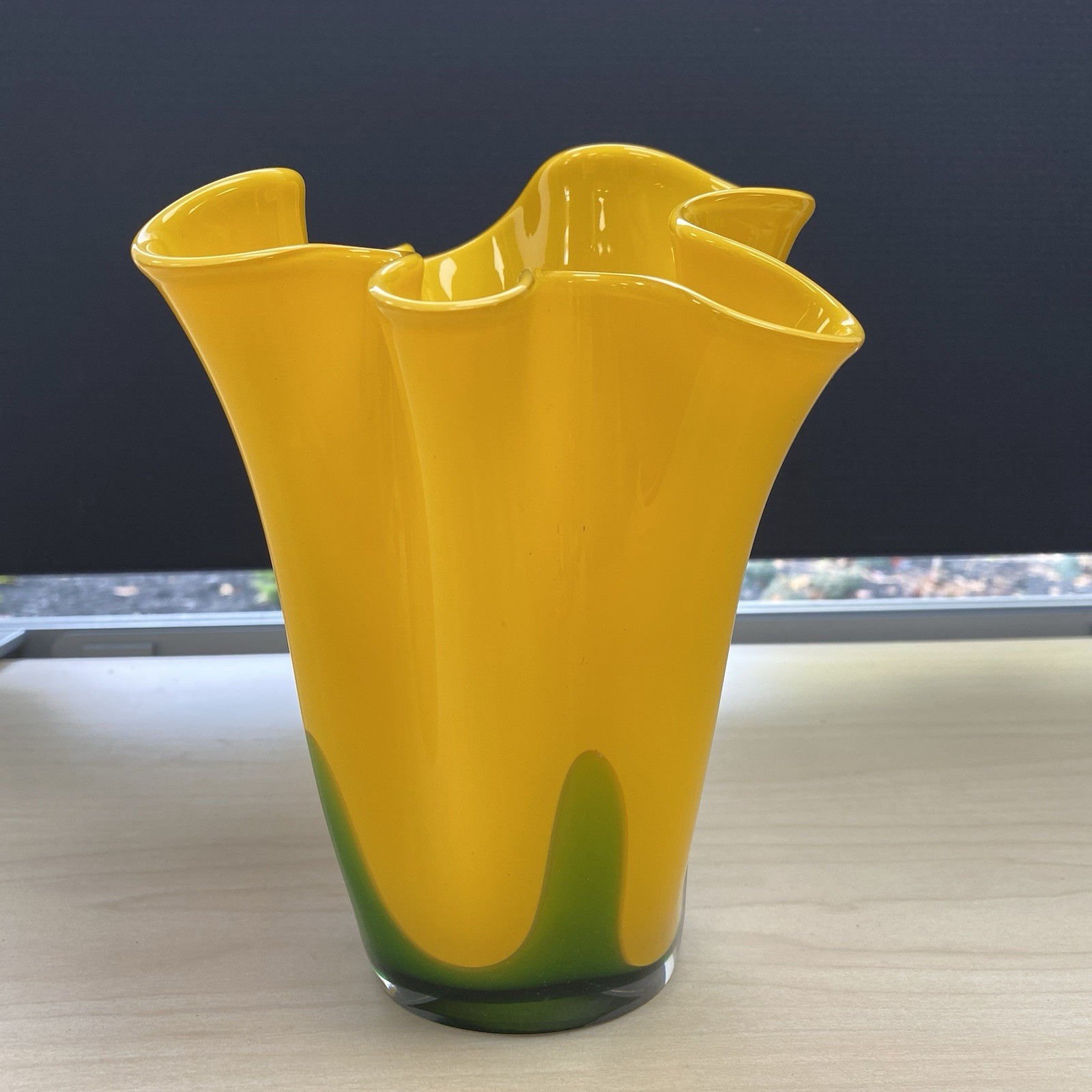 Vintage Alicja Hand Blown Yellow Green Art Glass Handkerchief Vase Poland 8”