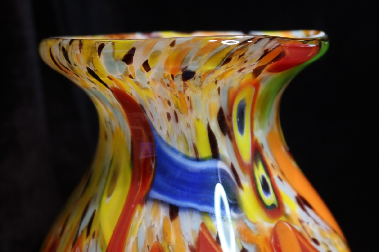 Gorgeous Millefiori Murano Italian Hand Blown Art Glass Heavy Vase 8 5/8″ Tall