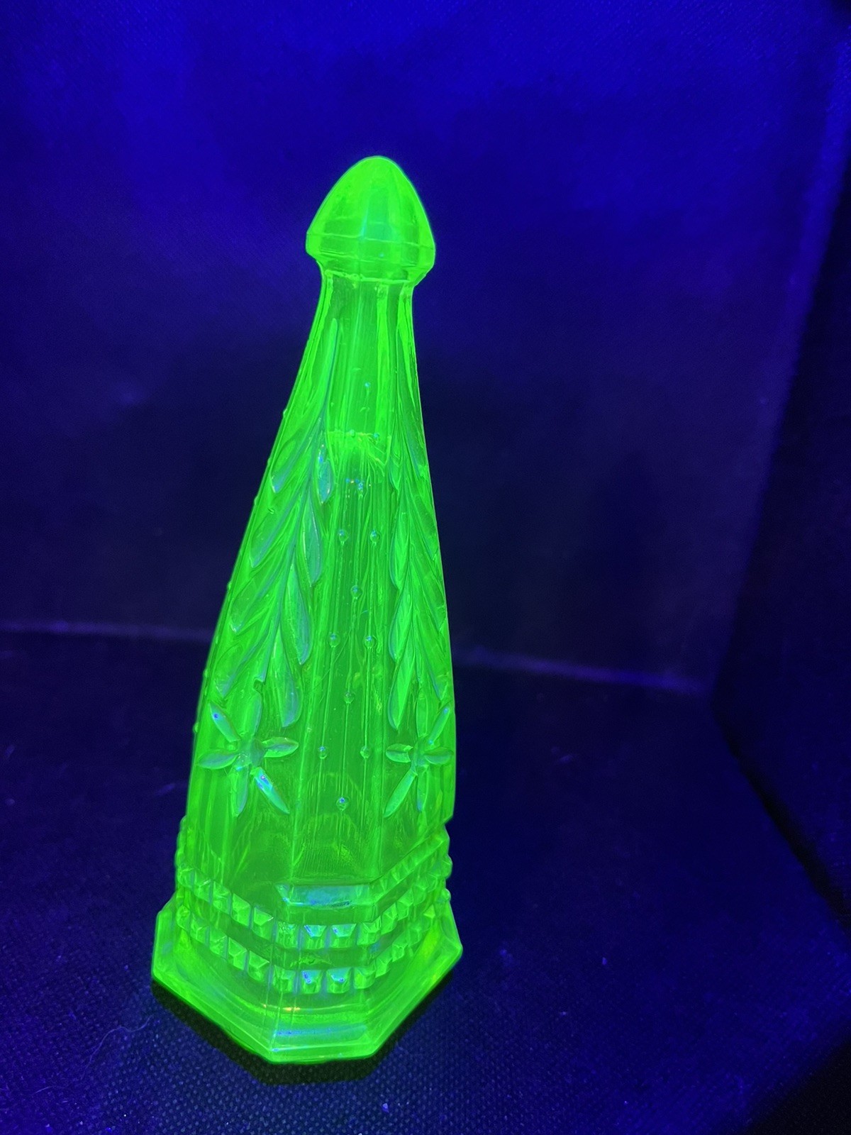 Vintage Green Uranium Glass Car Vase 6.5” Tall