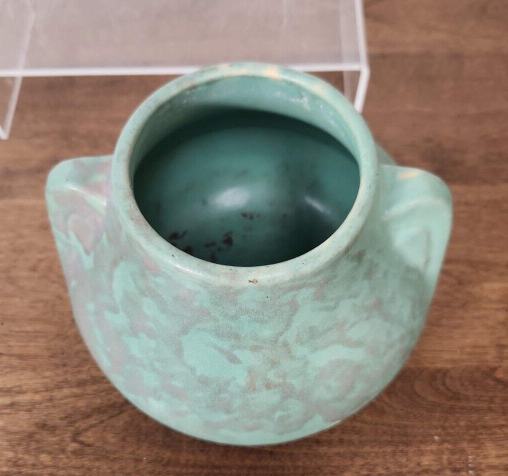 ANTIQUE BRUSH MCCOY GREEN VELLUM VASE
