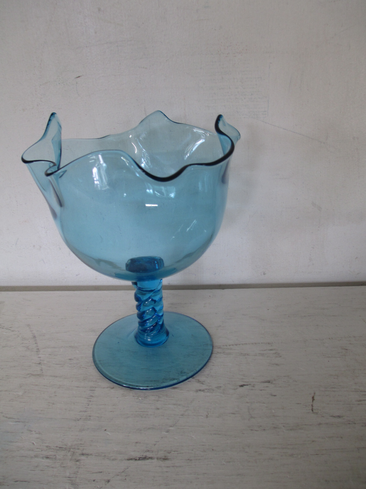 Vintage LE Smith Glass Peacock Blue Handkerchief Compote Vase Ruffled Edge 8″