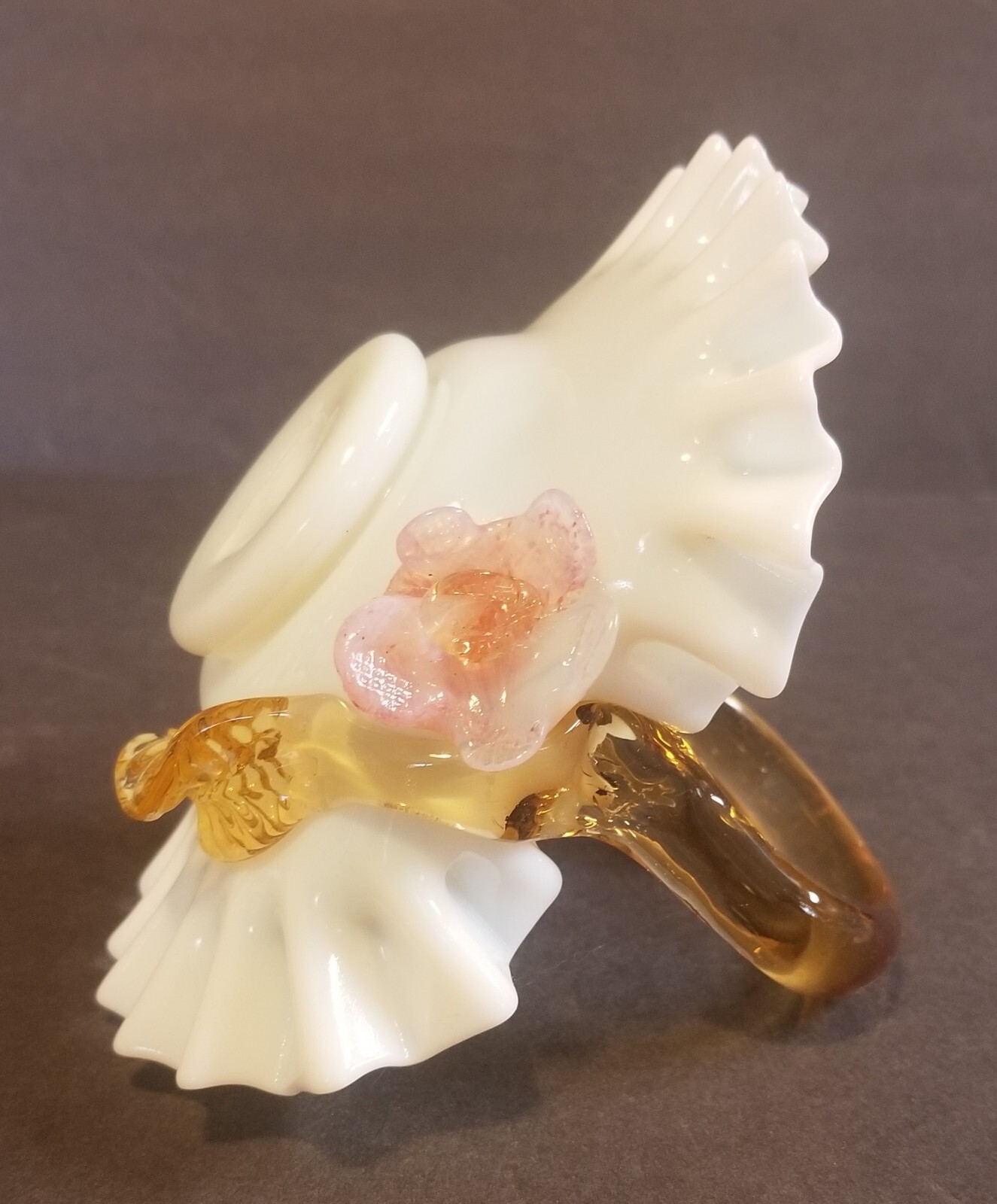 💚 URANIUM GLASS – White Ivory – Amber Handled – Pink Flower – Ruffled Basket