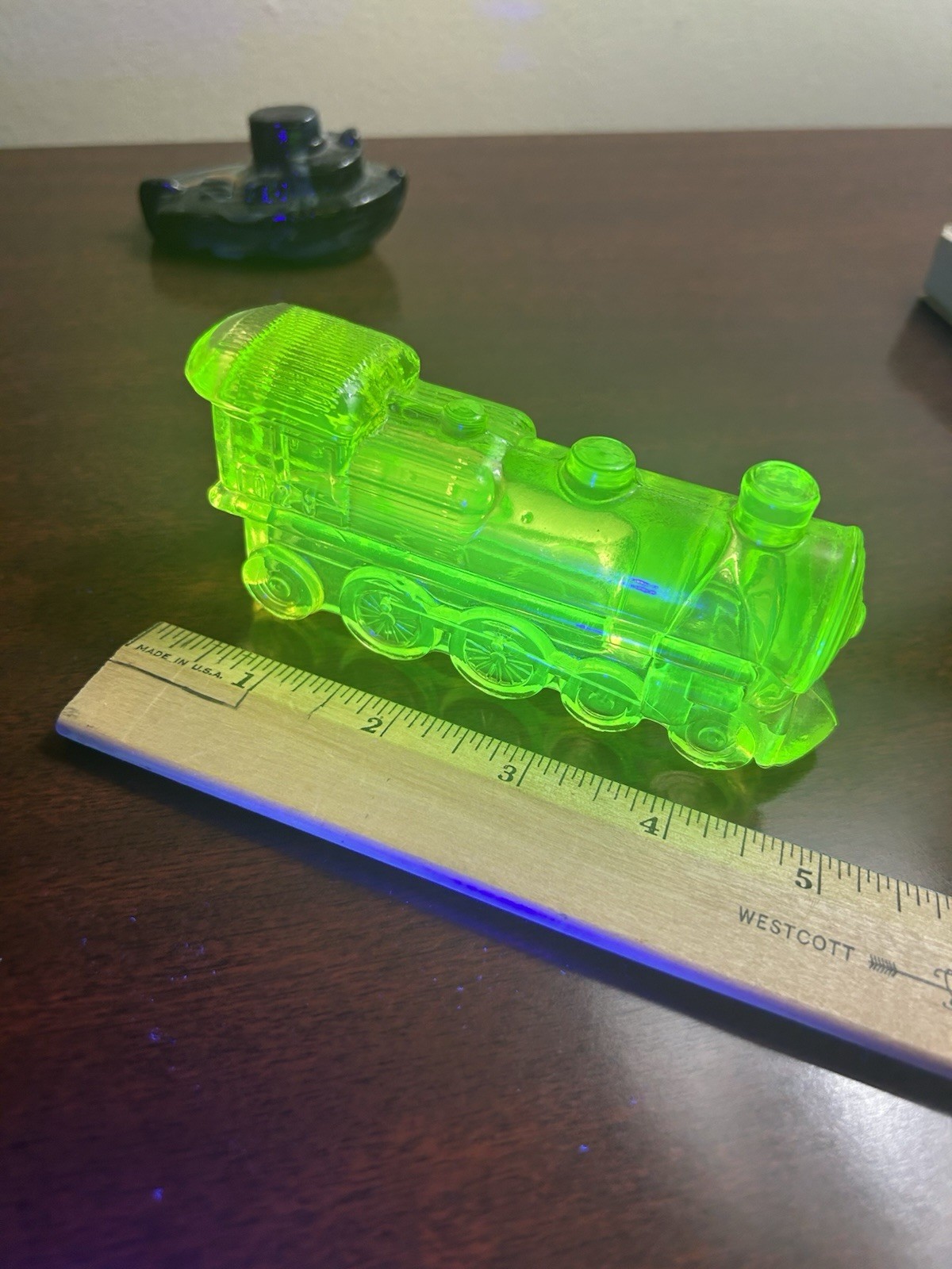 boyd glass big train engine vaseline glows