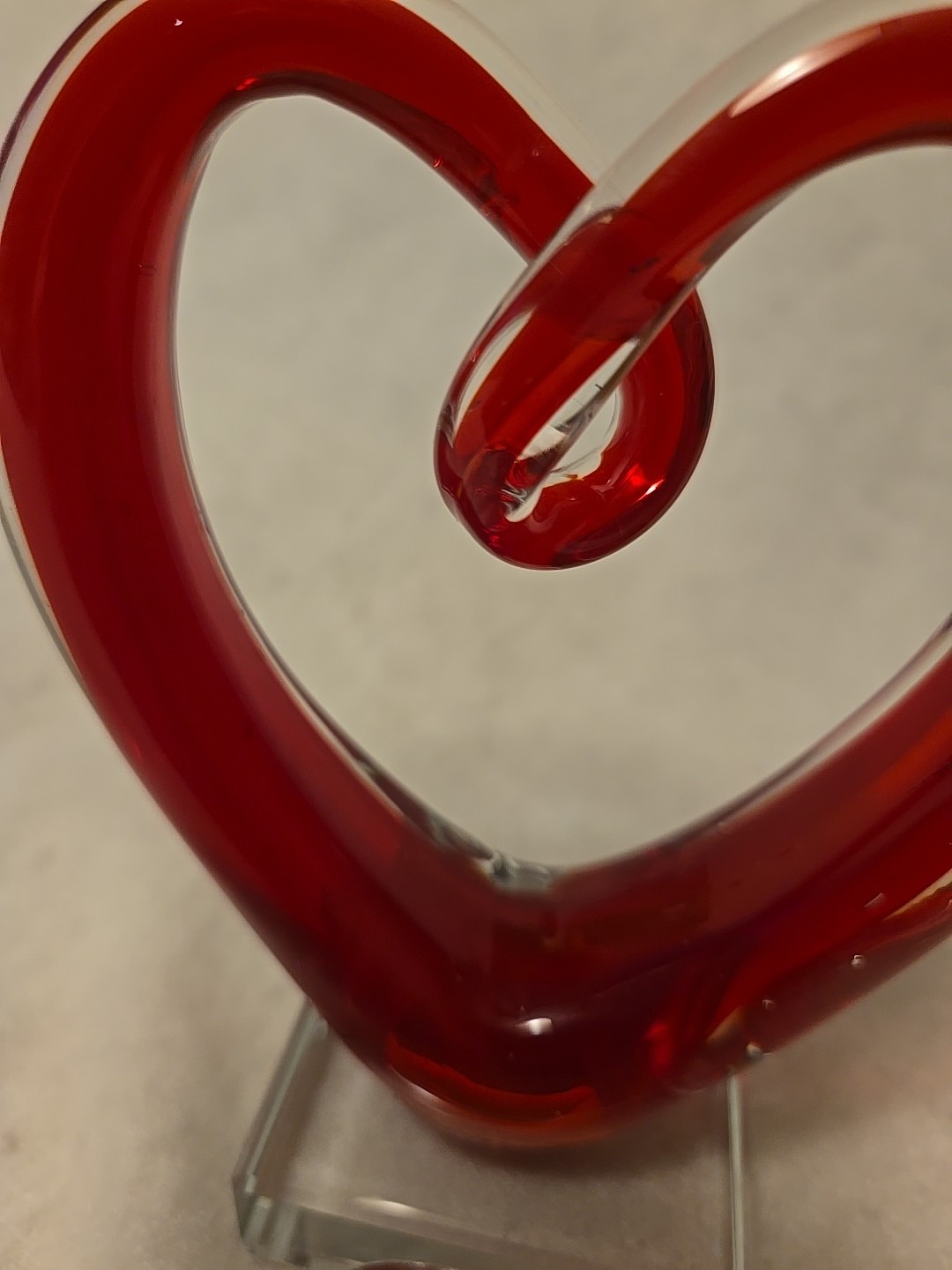 MURANO Art Glass Red Heart Love Sculpture Or Leonardo. Un-Marked Glass Base