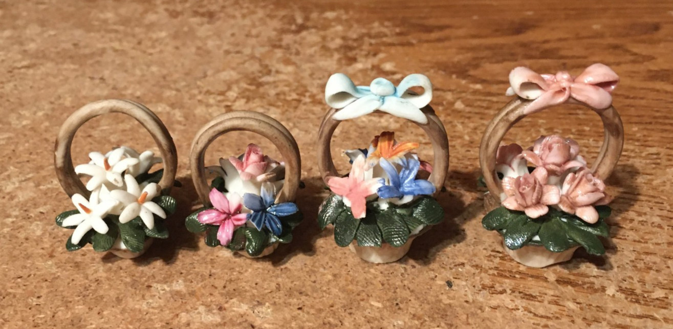 LOT OF 4 VINTAGE CAPODIMONTE MINIATURE FLOWER BASKETS / WRONGWAY052