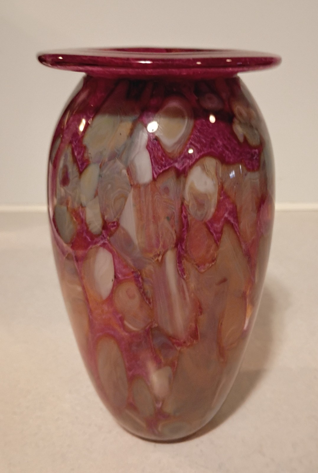 1997 Signed Robert Eickholt 7.5″ Agate Design Art Glass Vase