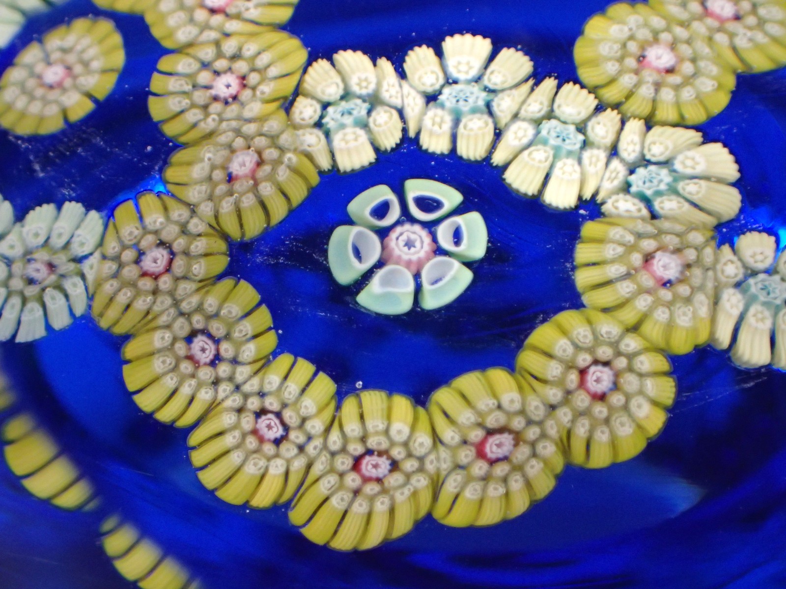Vtg 1978 WHITEFRIARS Millefiori Art Glass Faceted GARLAND Concentric Paperweight