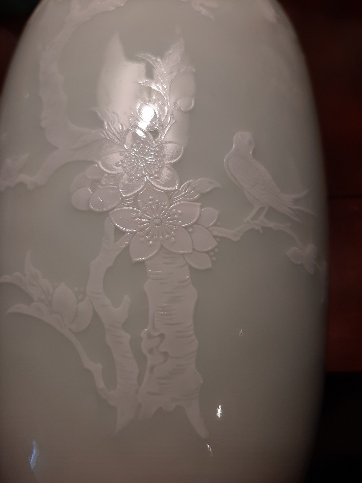 VINTAGE CELEDON ORIENTAL ETCHED VASE 13 INCHES TALL. EXCELLENT CONDITION!!