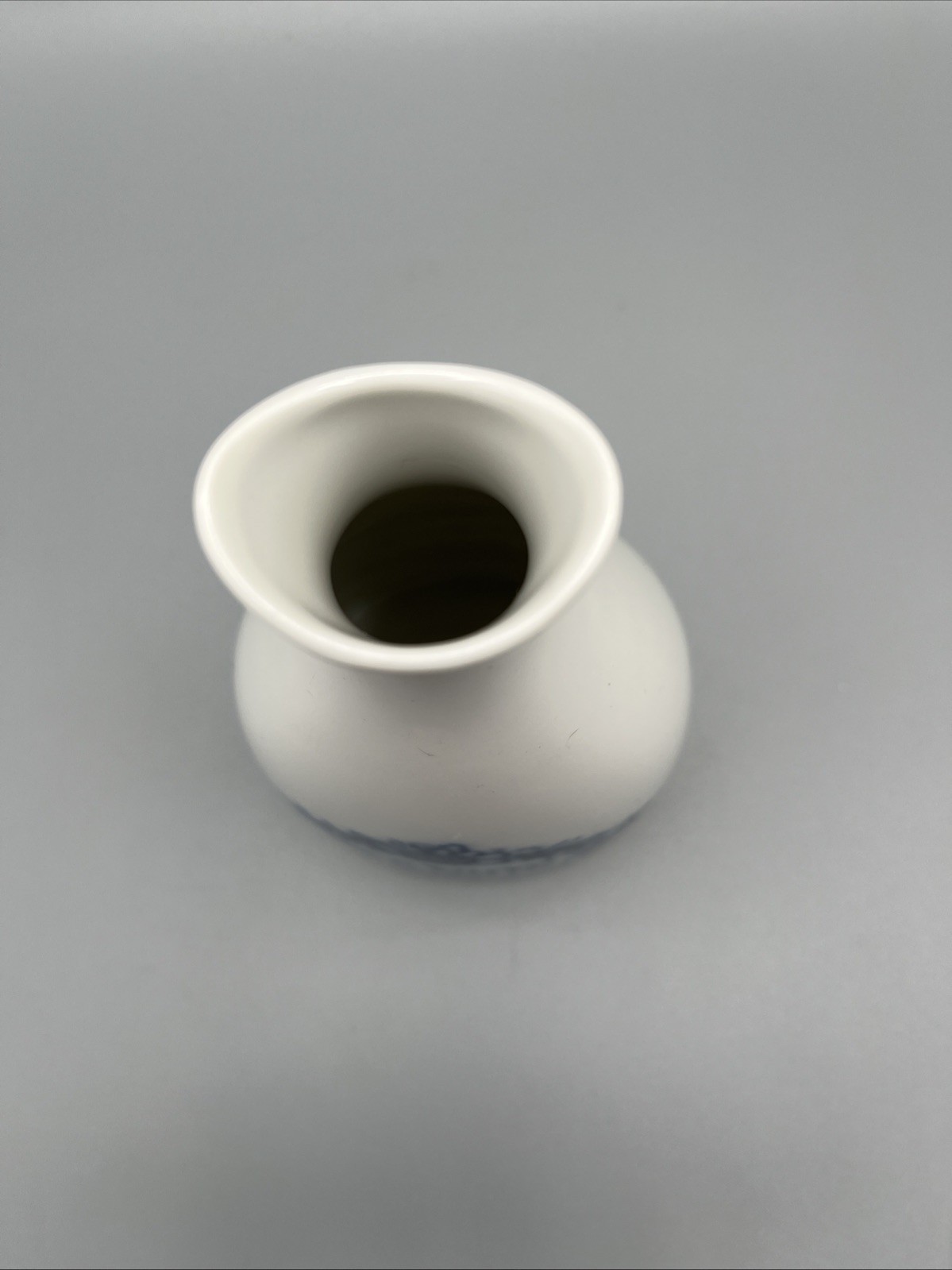 Vintage Porsgrund Norway Porcelain Peanut Shaker Bud Vase Danish Blue White 5.5”