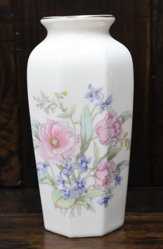 Vintage Japanese Porcelain Fliral Decorated Vase FINE CHINA JAPAN