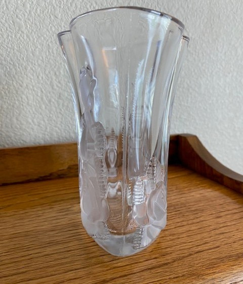 VINTAGE VASE OVAL GLASS CRYSTAL FROSTED EMBOSSED ROSES 5.5″ Tall, 1 Lb 8 oz