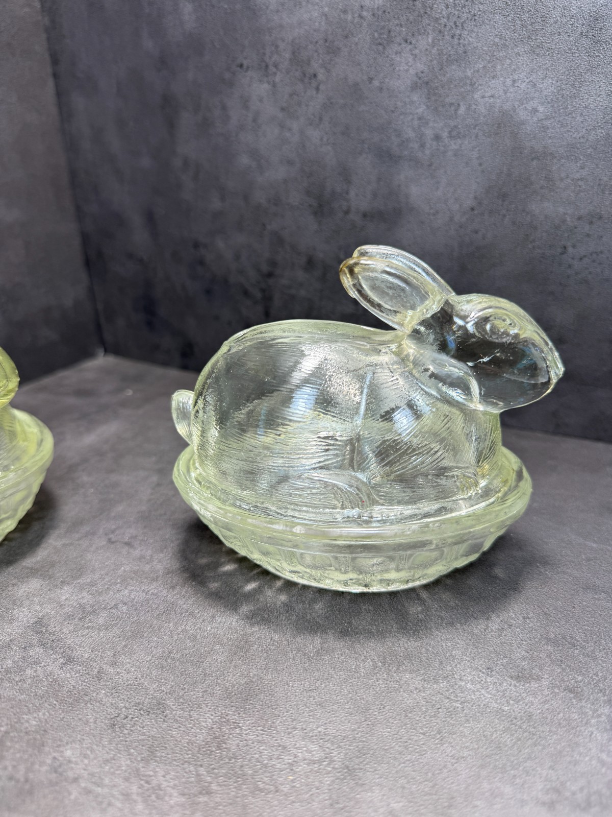 Mosser Glass USA – Bunny on Basket/Nest -Clear 4.5″ X 4.5″
