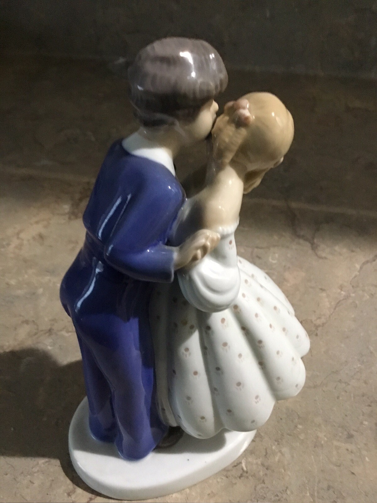 Vintage Bing & Grondahl Denmark “FIRST KISS” Boy Kissing Girl #2162 NO BOX