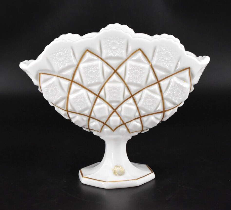 VTG Westmoreland Old Quilt Milk Glass Fan Vase With Gold Accents #OQ-58 Label