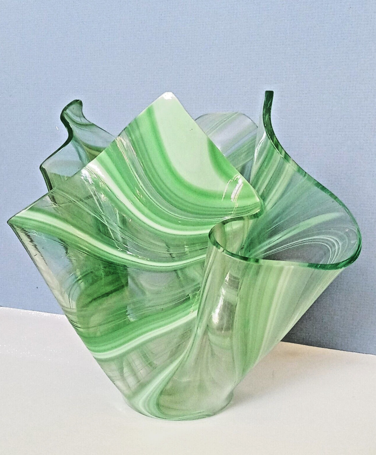 Stunning Signed Green & White Swirl Handkerchief Art Glass Vase 7″x7.5″x7.5″