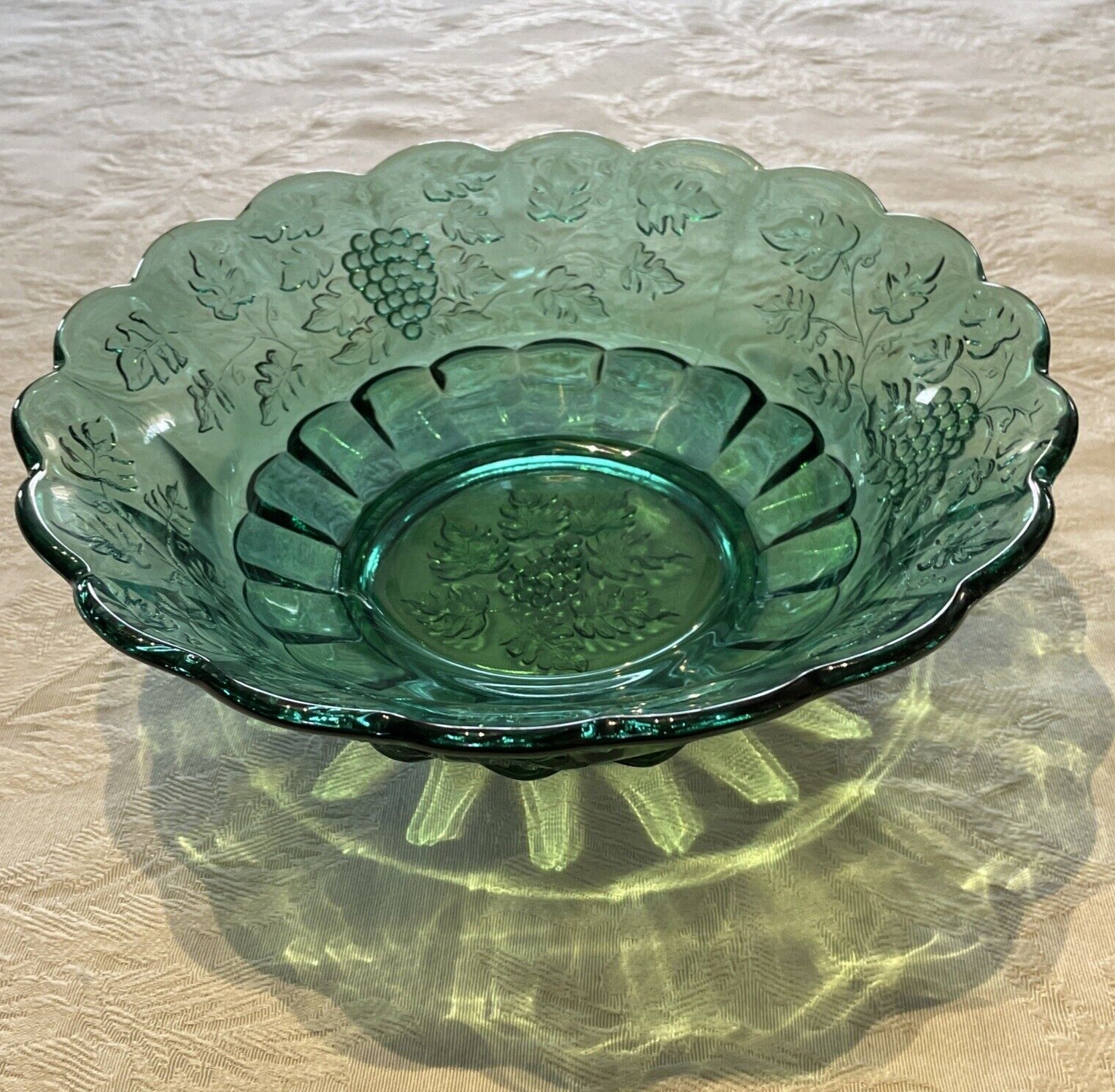 Fenton Forest Green Bowl Fluted Edges Grapes & Leaves Approx. 10″ Round Vintage