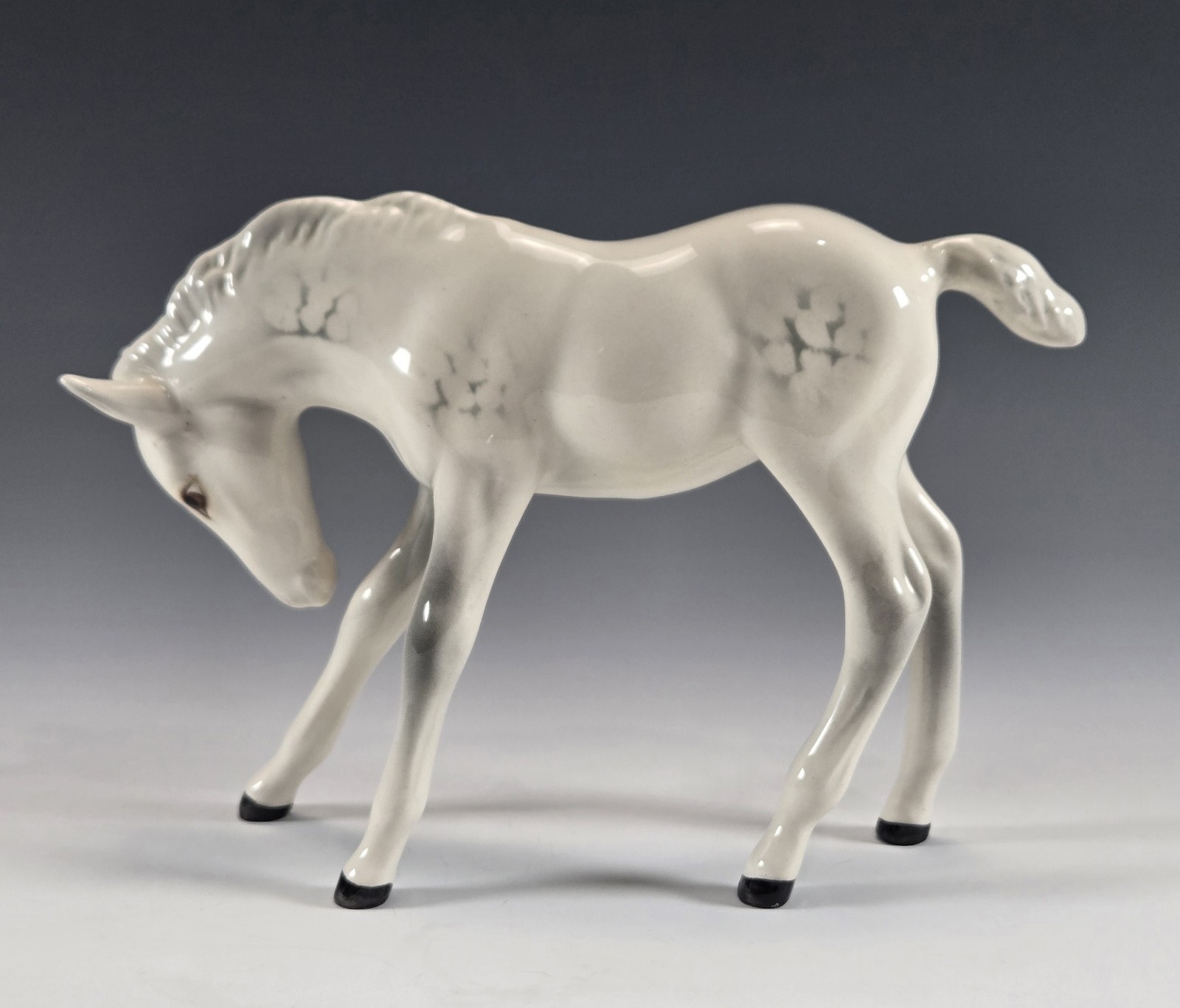 Beswick England Porcelain Foal Horse Figurine Dappled Gray Head Down No 947