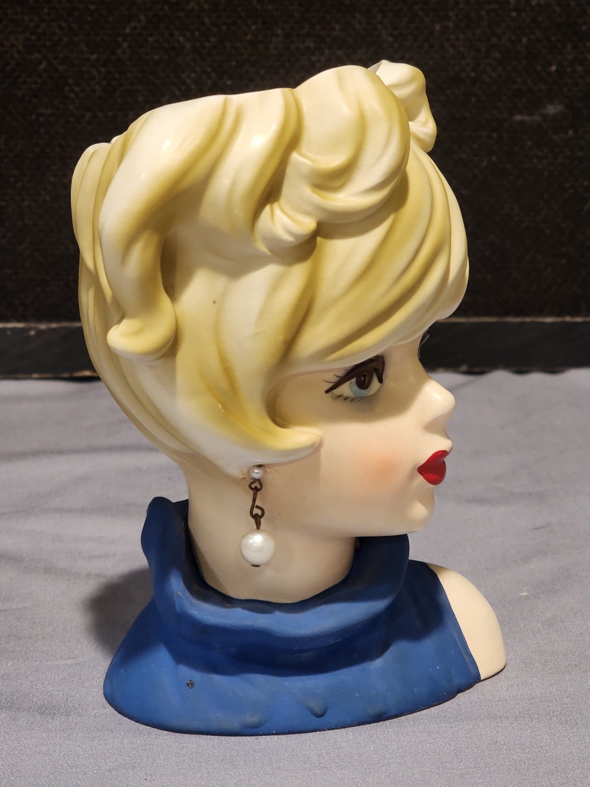 1960’s ENESCO LADY HEAD VASE TEAL DRESS HAIR BOW PEARL EARRINGS ORIG LABEL