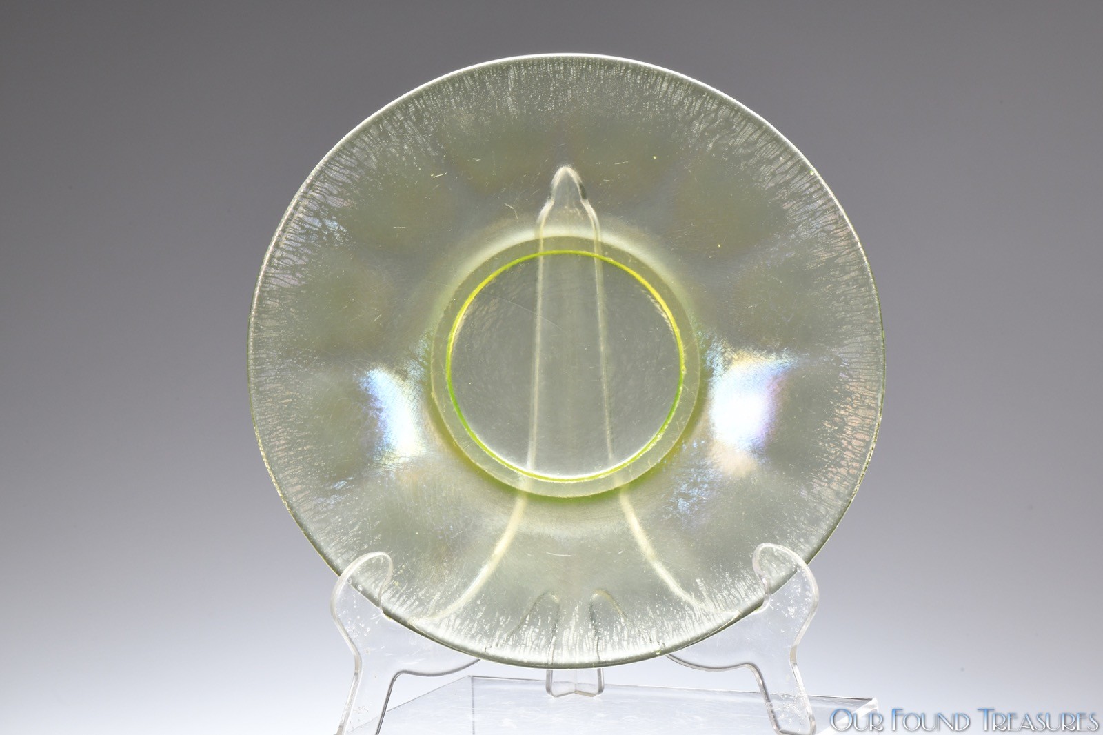 ca. 1920s 12 WIDE PANELS U.S. Glass CANARY 7” W Plate w/3” Ground Base