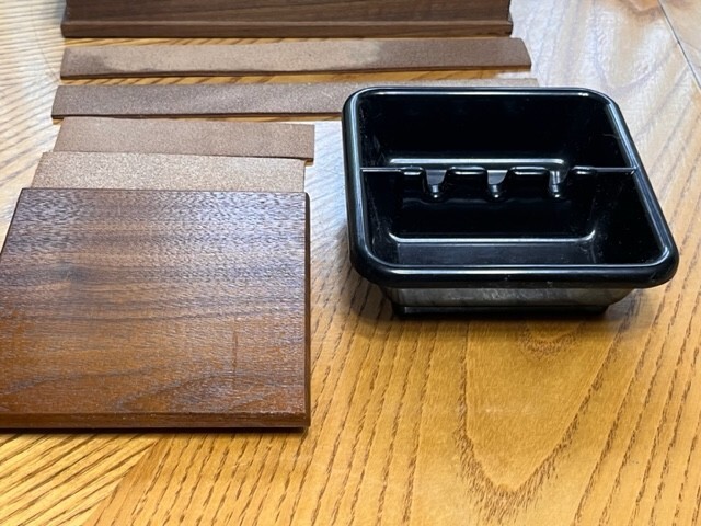 TANDY LEATHER WALNUT SAFETY SMOKER DOUBLE UNIT ASHTRAY CARVING KIT ORIGINAL BOX