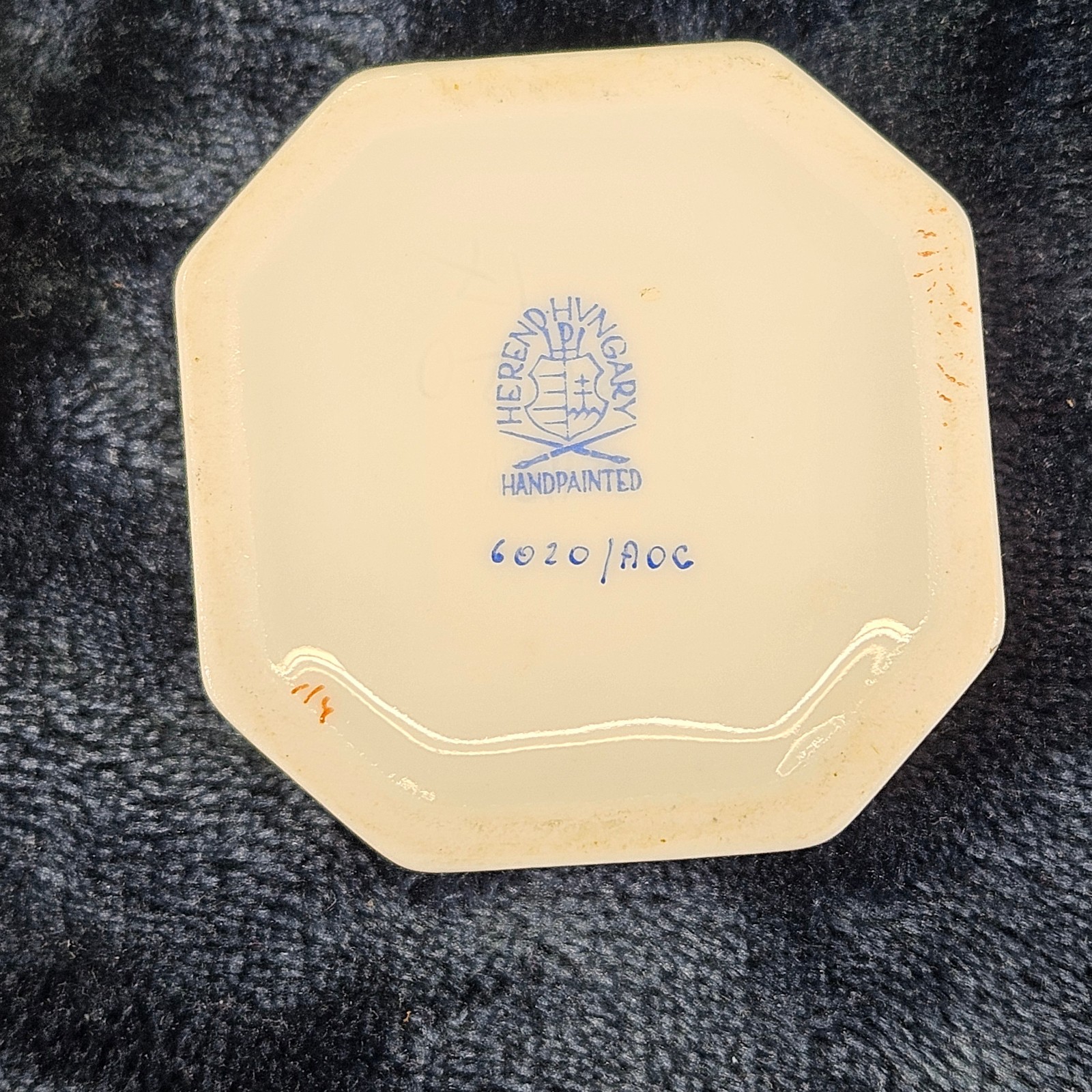 Herend Petite Octagonal Box Chinese Bouquet Rust Bunny Finial