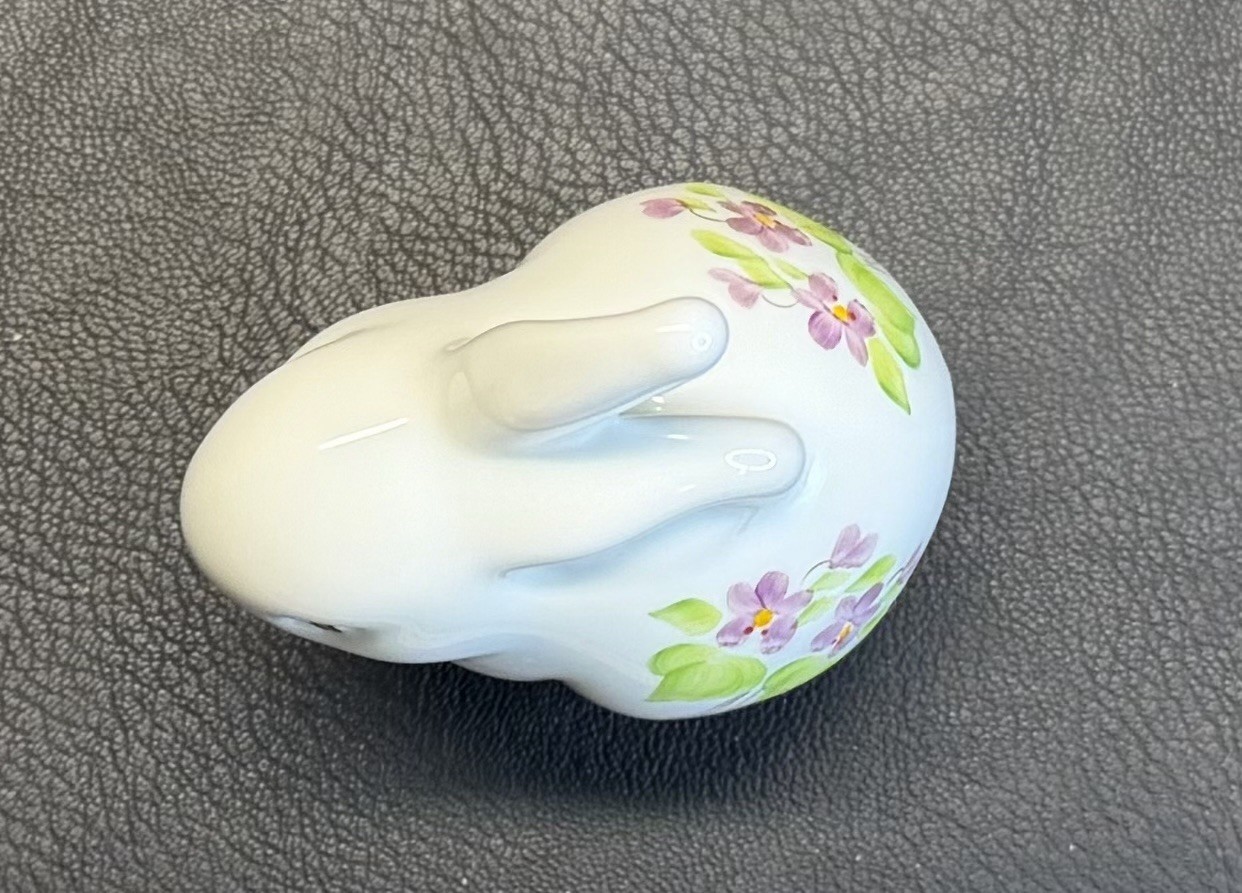 Fenton Bunny ~ Hand Painted “Violets In The Snow” Milk Glass Signed Nancy R