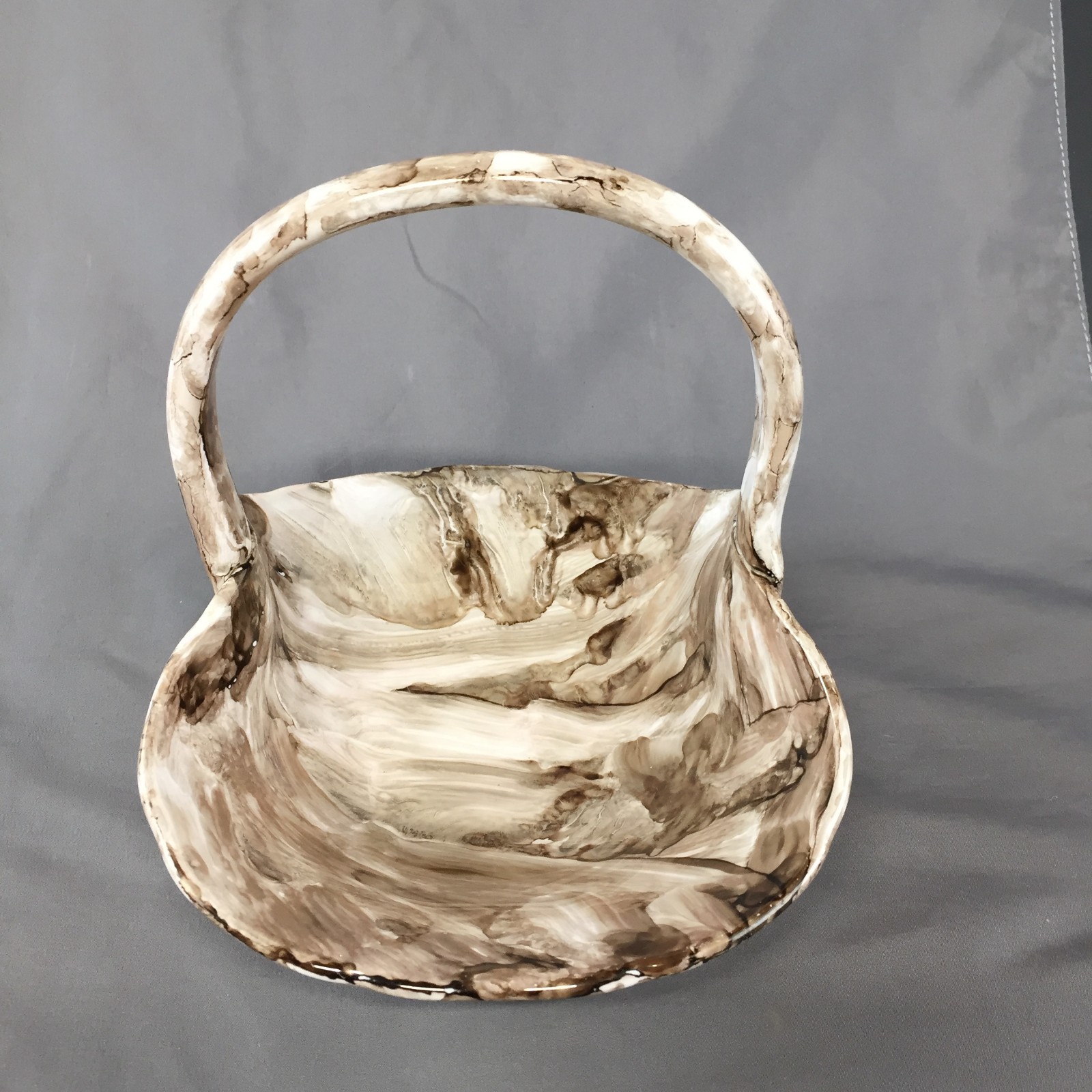 Beautiful Brown Marbled Glass Porcelain Slag Basket with Handle 8 3/4″ x 6 1/4″