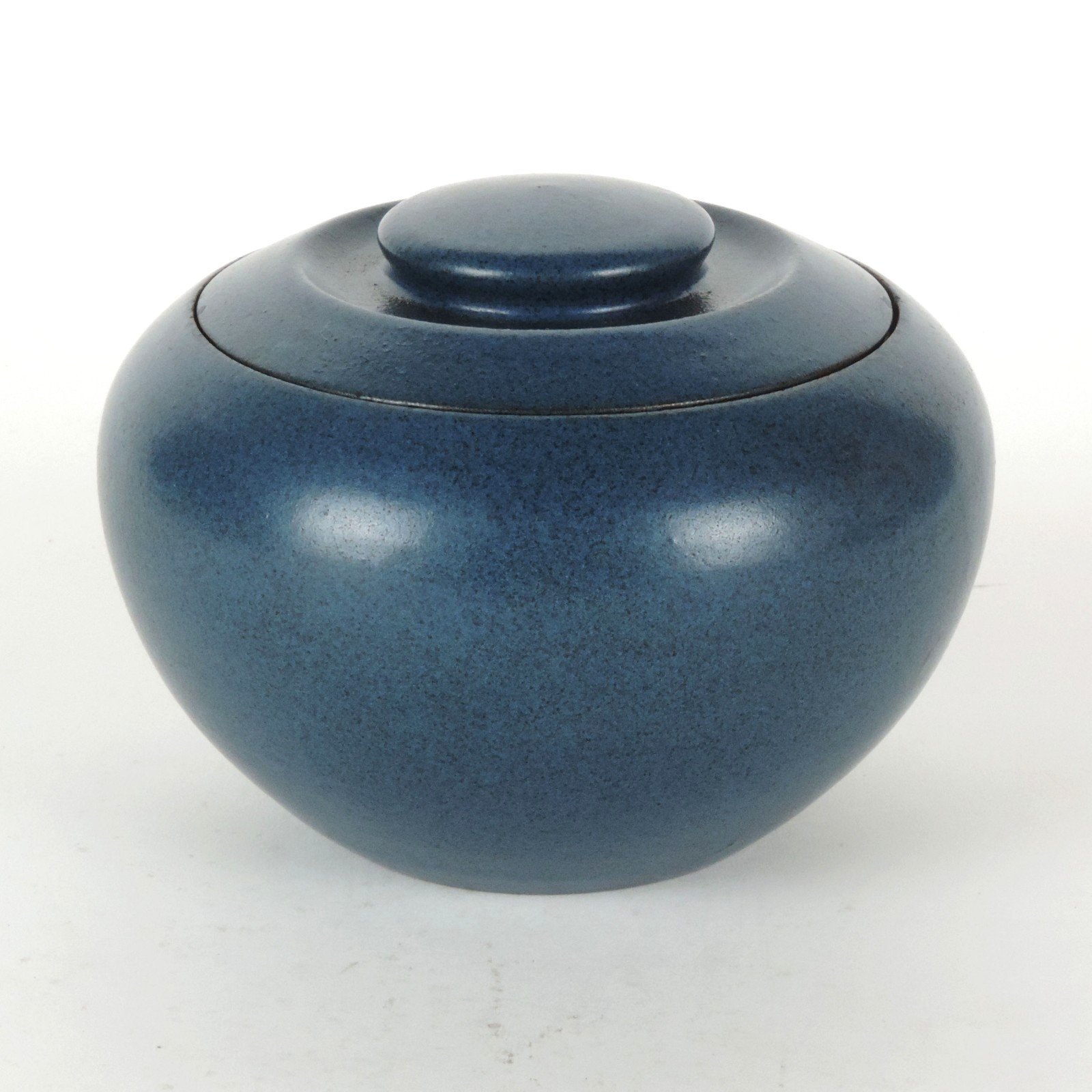 Marblehead Pottery matte blue 6 1/8″ dia covered jar humidor arts & crafts