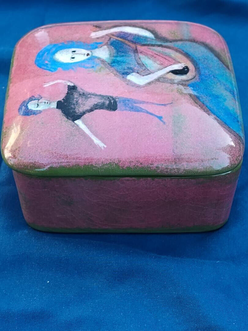 POLIA PILLIN TRINKET BOX WITH LID, SIGNED. LADY PLAYING LUTE WITH DANCER