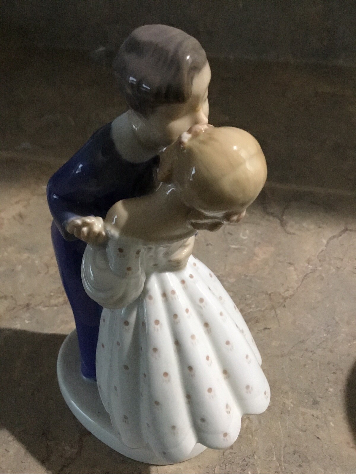 Vintage Bing & Grondahl Denmark “FIRST KISS” Boy Kissing Girl #2162 NO BOX