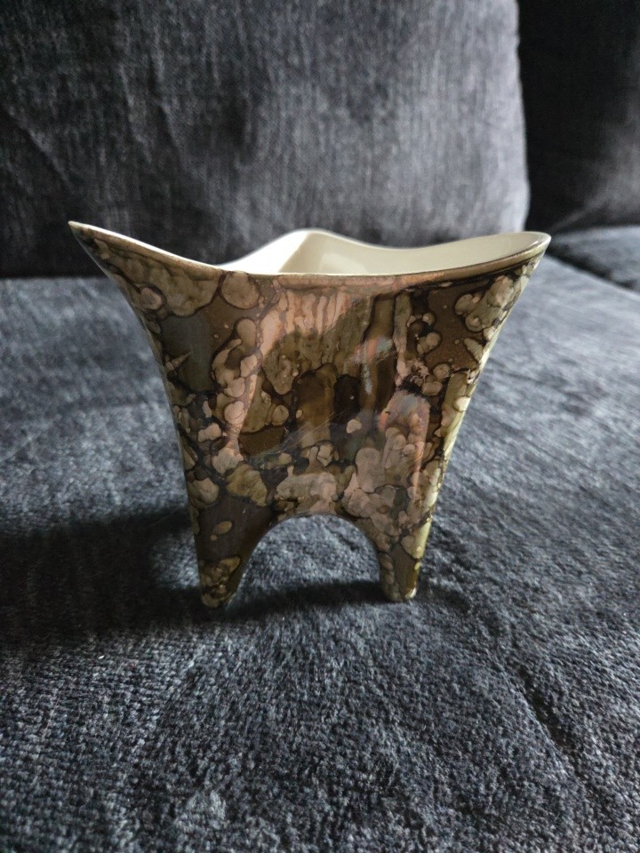 Stanford Sebring O USA 1960 MCM Pottery Green Drip Glaze Triangular Vase