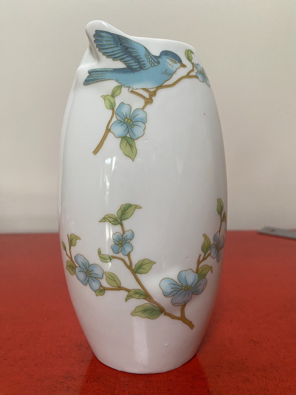 Oval Shaped Vase Bluebird Theme Flowers 6 1/8″ Tall 1960’s Made In Taiwan E.C.