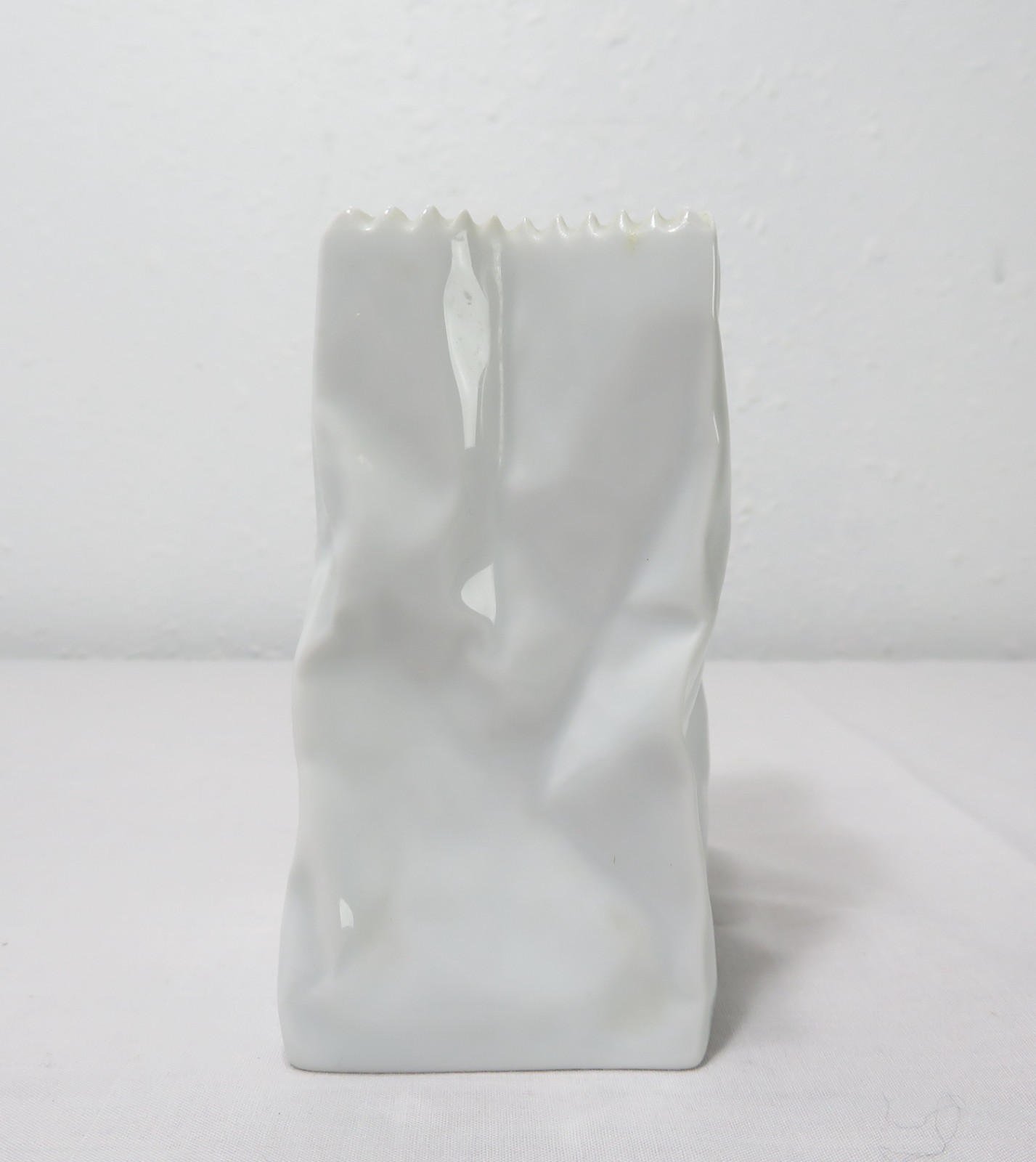 Vintage ROSENTHAL STUDIO LINE Tapio Wirkalla 4″ PAPER BAG VASE Ceramic POP ART