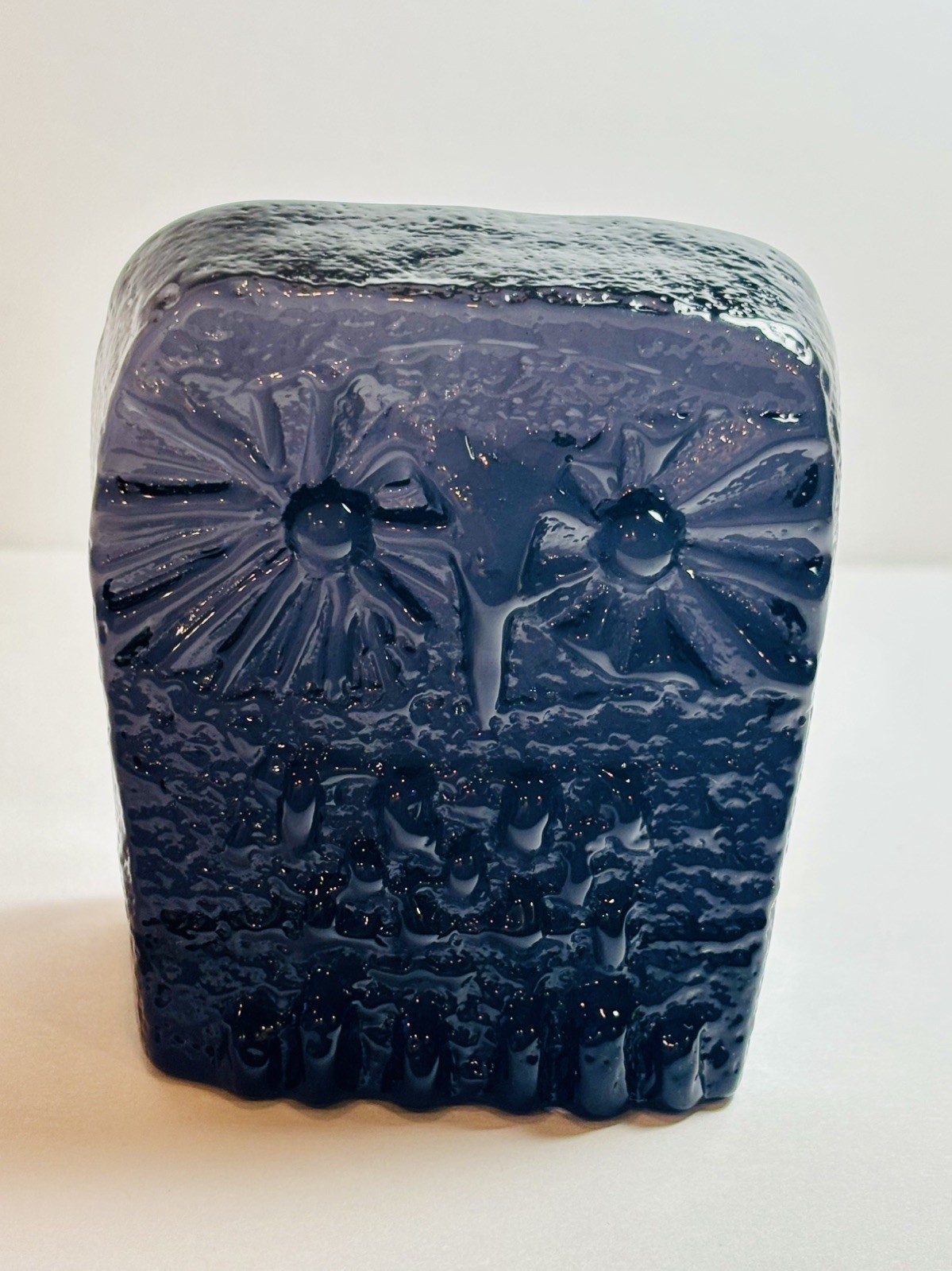 Blenko 6402P Small Owl – Heliotrope RETIRED COLOR
