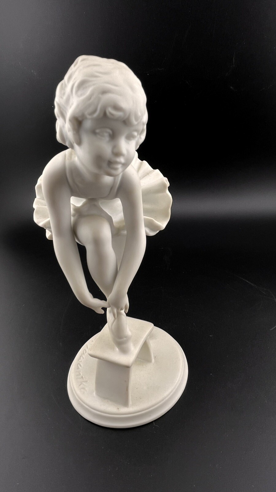 VINTAGE AK KAISER GAWANTKA BALLERINA GIRL W/ CHAIR DANCER PORCELAIN