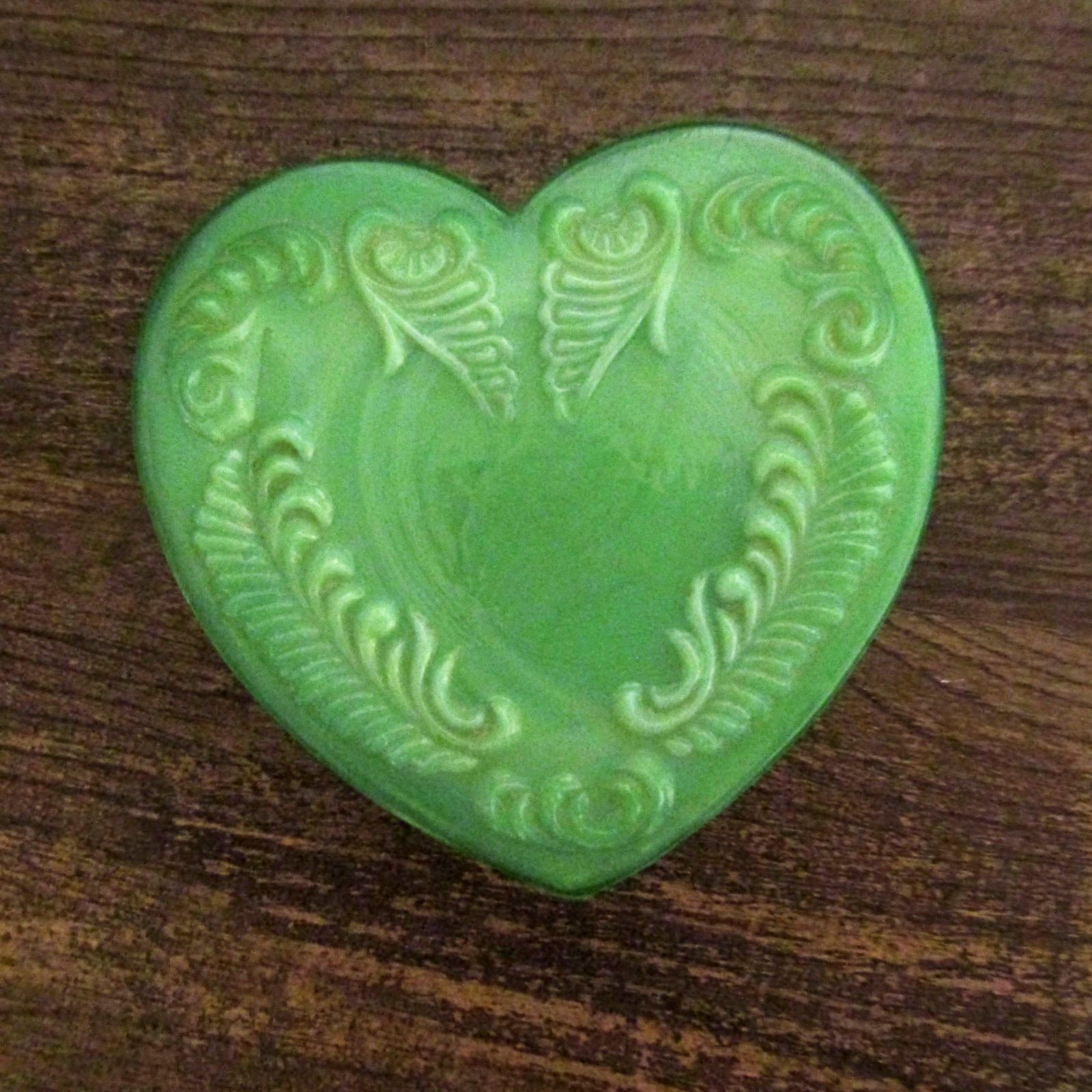 Boyd’s Art Glass HEART TRINKET BOX Green SLAG Glass