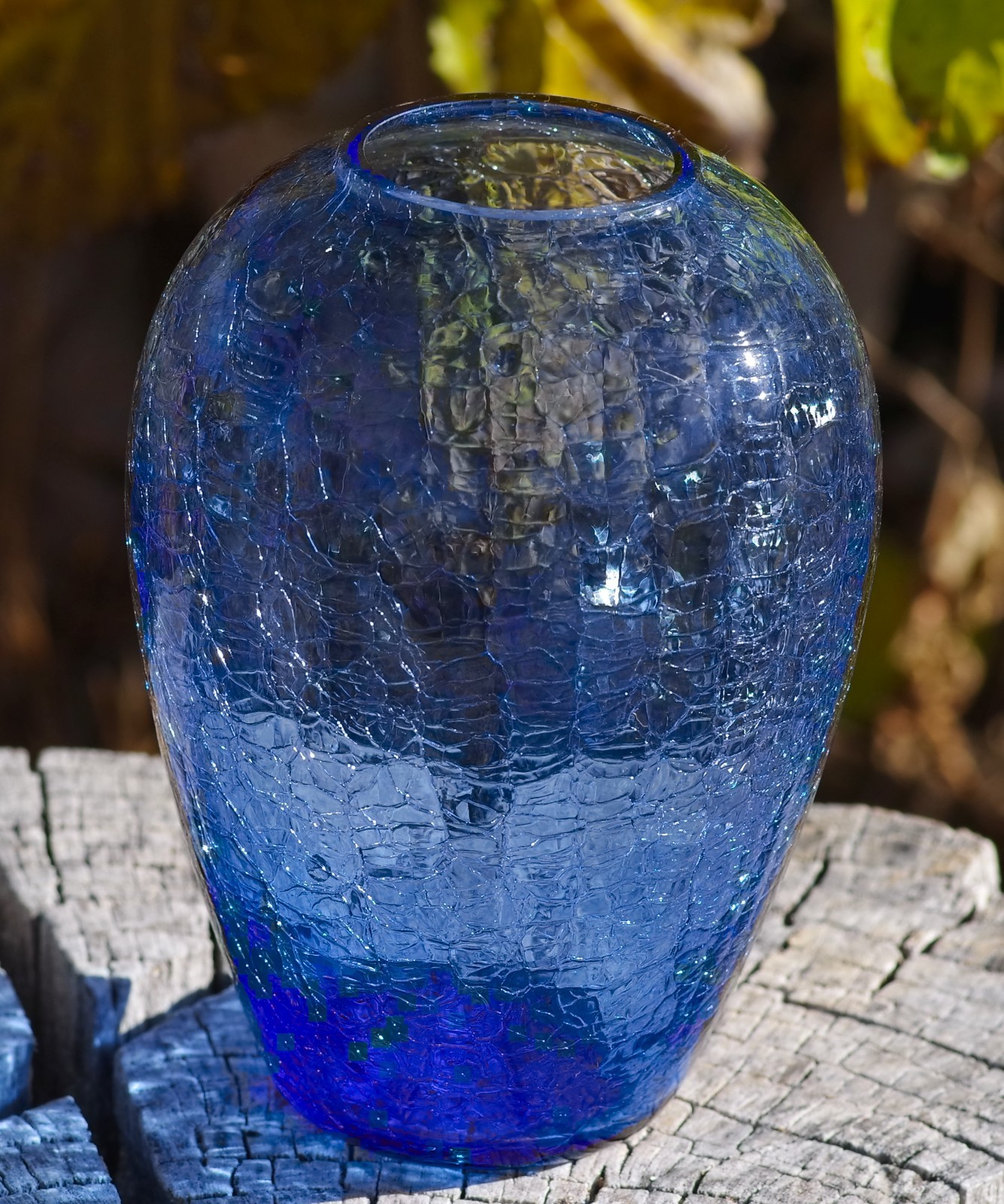 VINTAGE Blue Crackled Glass VASE 6″H Very Nice Glass!