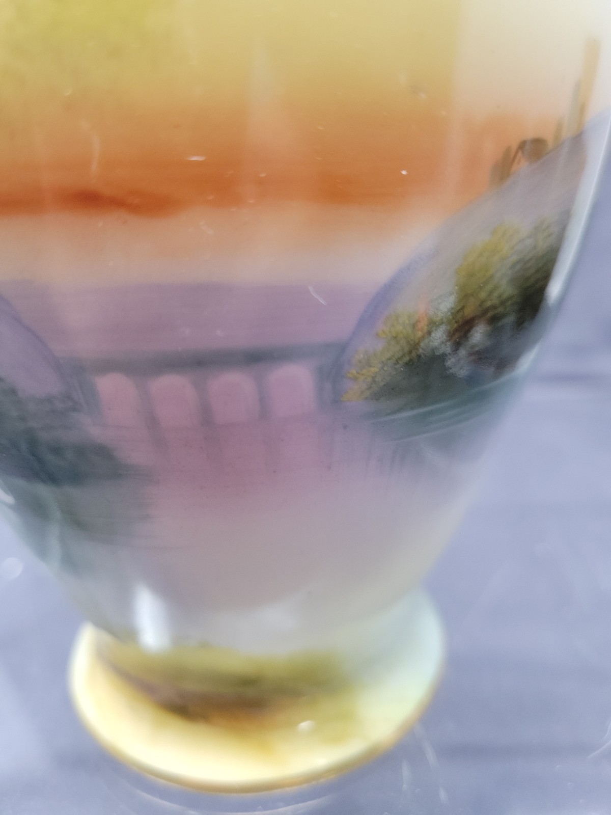 Noritake Morimura Black/Gold Swan On Lake Scene Vase 7.75″