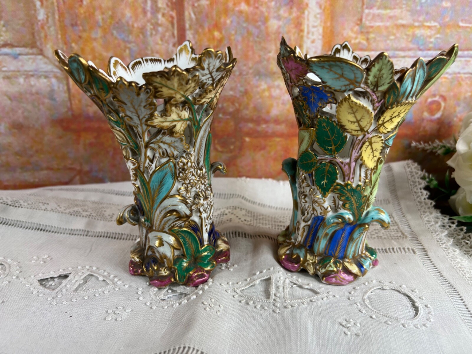 Pair of English Openwork Vases – Polychrome Porcelain – WT / IR & Co – 14cm