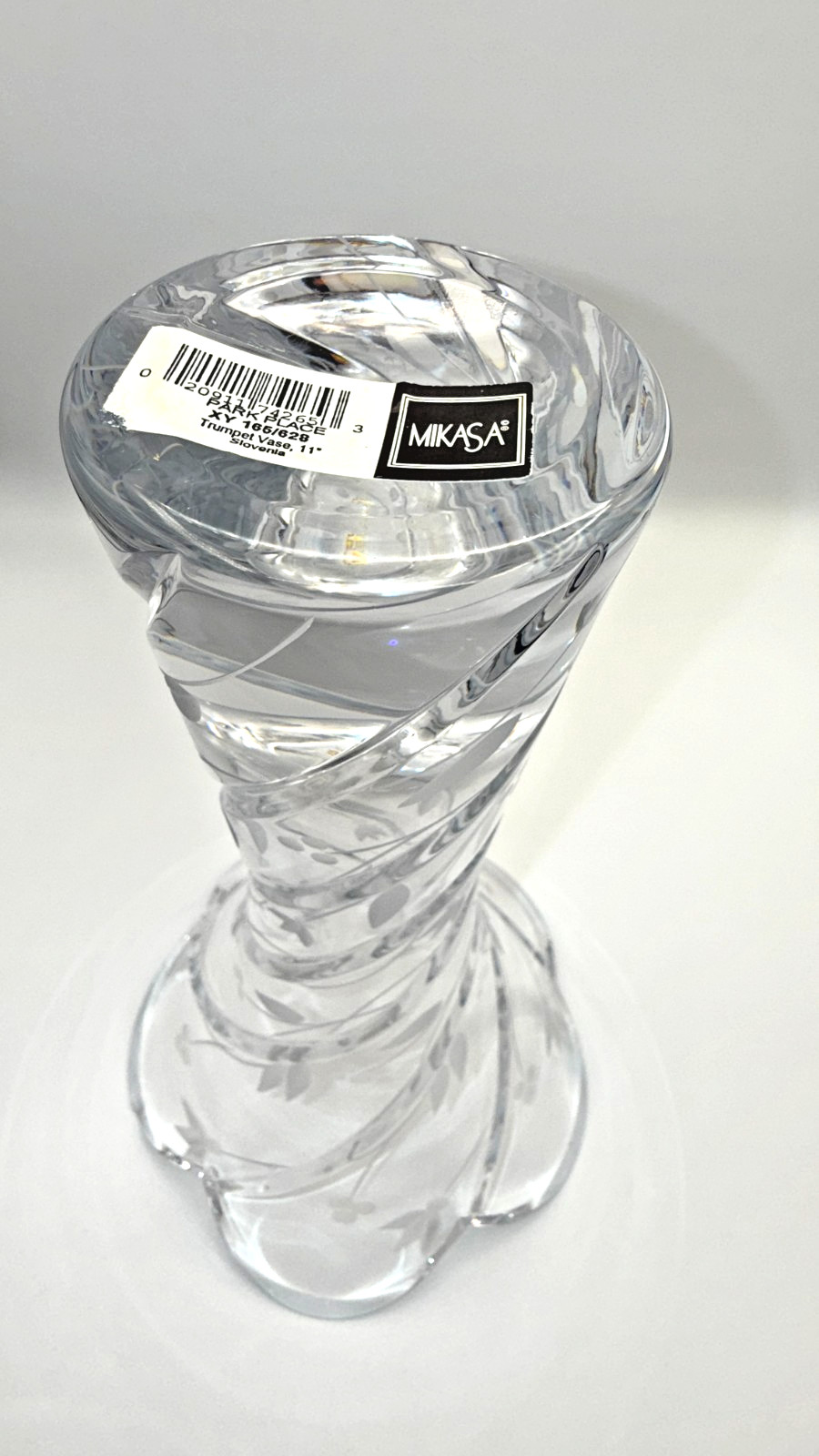 Mikasa PARK PLACE Trumpet Crystal VASE 11″ Engraved Floral Petal Top Flared Vtg