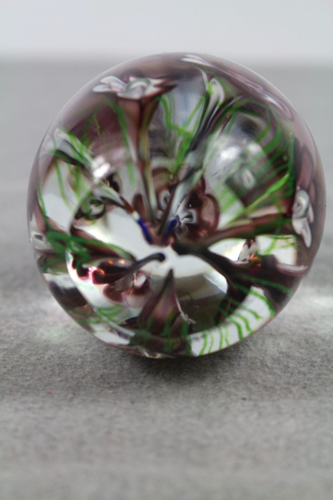 Vtg Blown Glass with Purple & White Flowers Egg Shaped Paperweight 3-1/4″ T