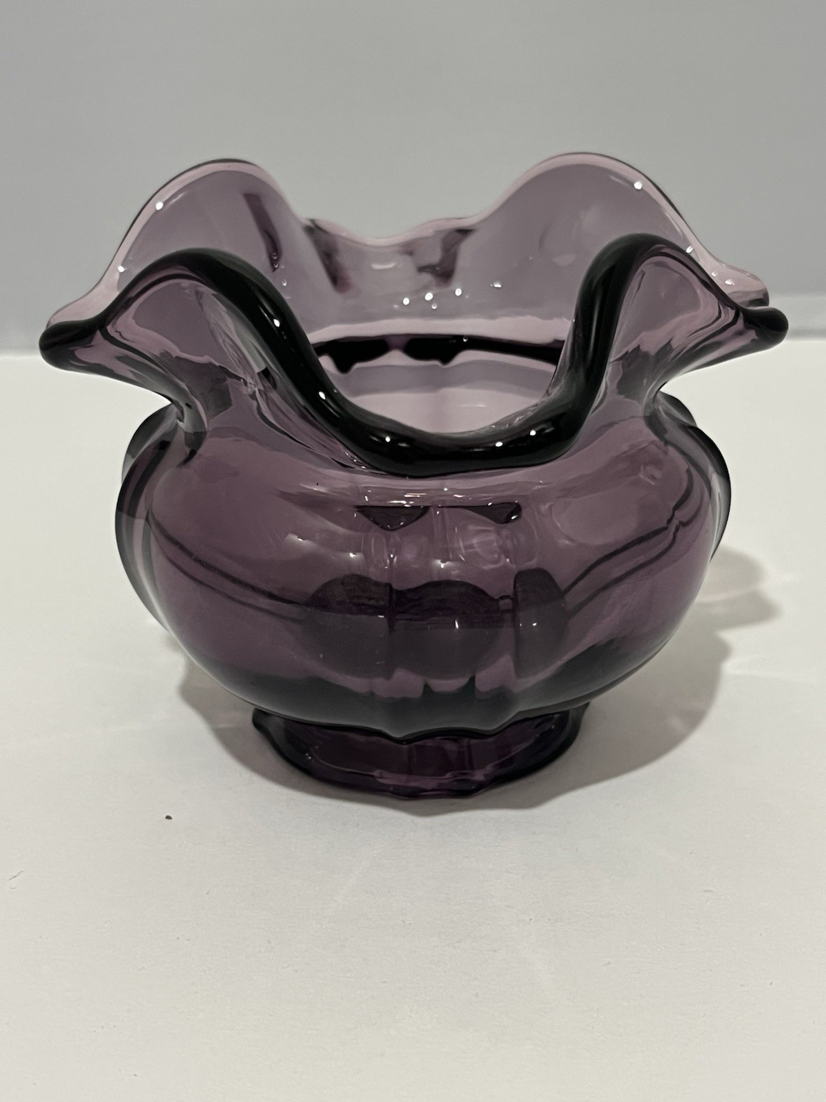 VTG Fenton Royal Purple Amethyst Ruffled Edge Glass Rose Bowl Vase 3.25″ Tall