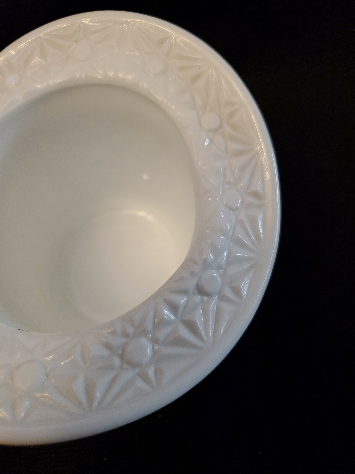 Large Vintage White Milk Glass Top Hat Vase Condiment Dish Fenton Daisy Button