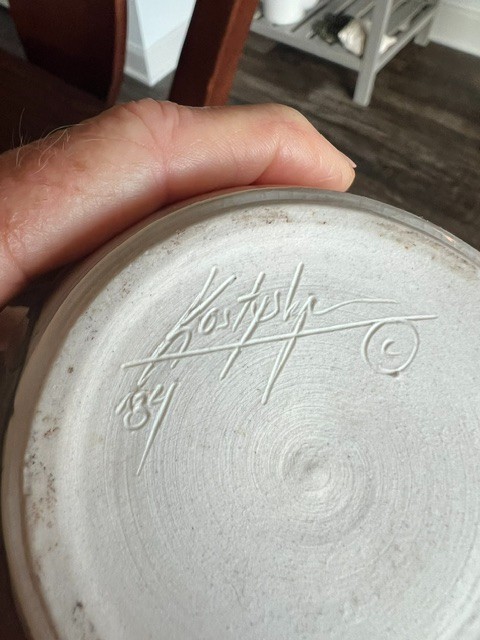 1984 SIGNED Stephen Kostyshyn Pottery Iris 9 ” VASE HANDMADE NO CHIPS CRACKS