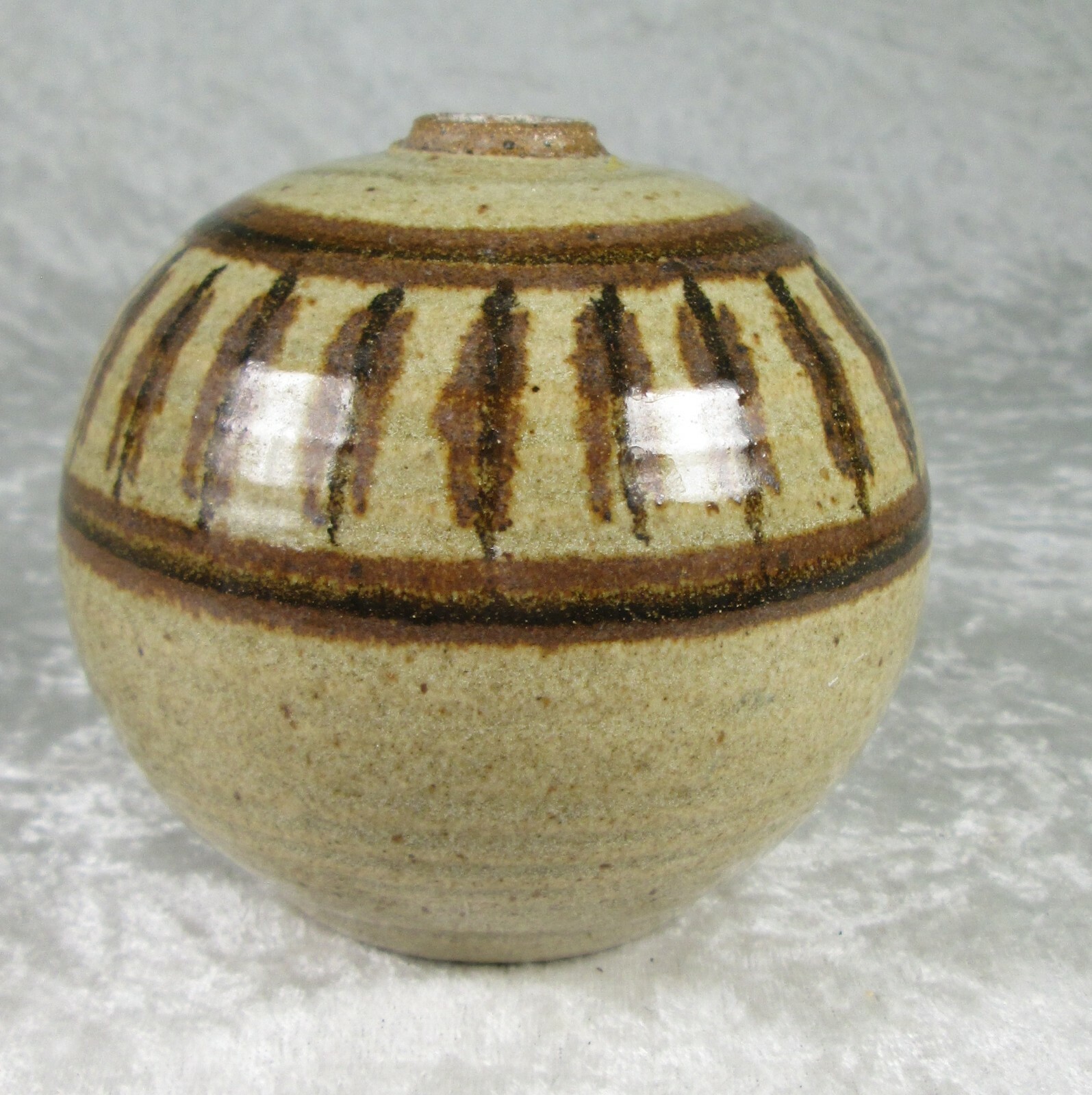 M Bennett Pottery Vase Mid Century Modern Brown Feather Design 3-3/4 inches tall