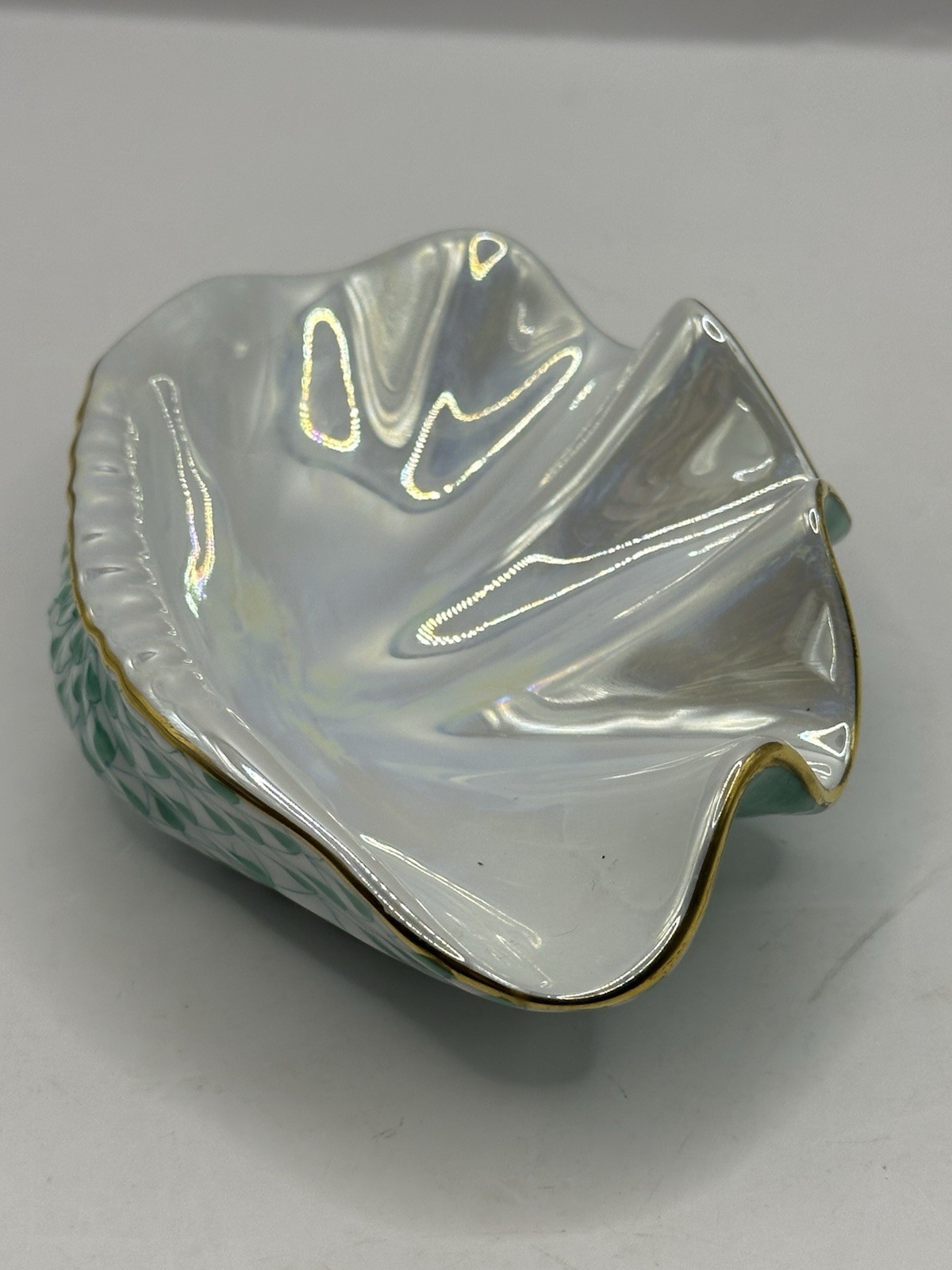 Herend Figurine Oyster Half Shell -Green Fishnet 5248 SVHV