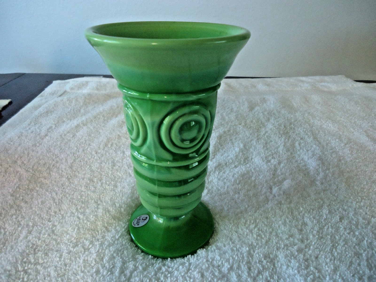 RARE FENTON CHAMELEON GREEN SLAG ART DECO OPTIC CIRCLE VASE